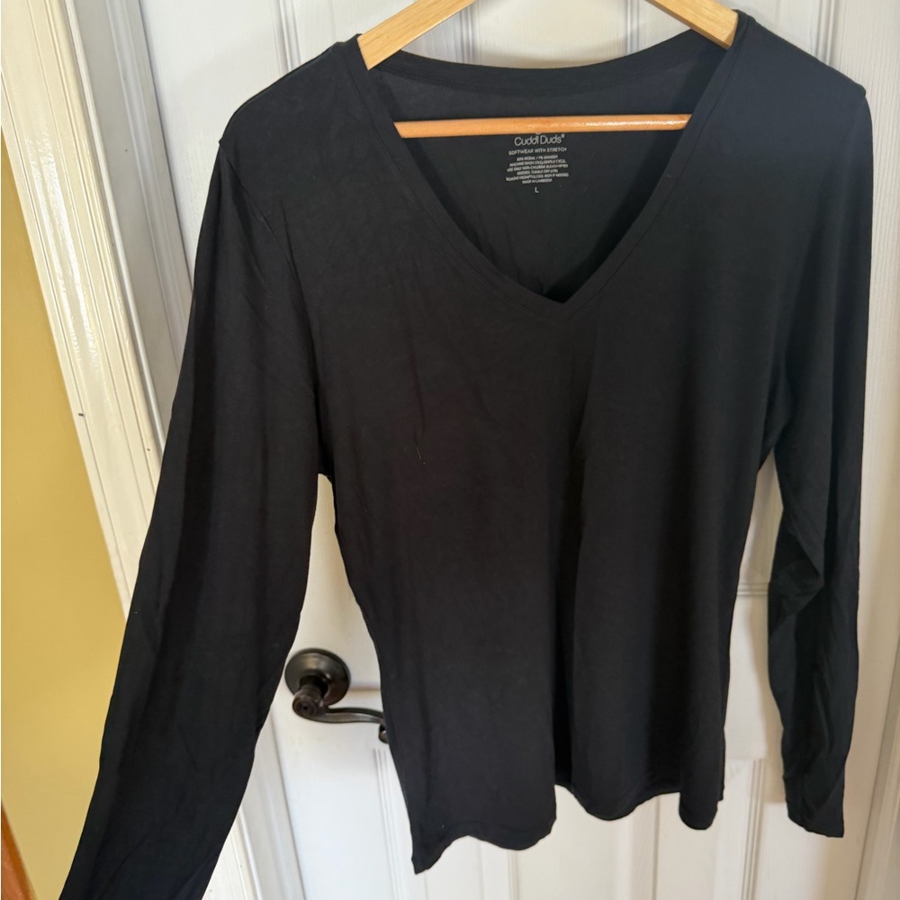 Cuddl Duds Women's Black Long Sleeve V-Neck Top